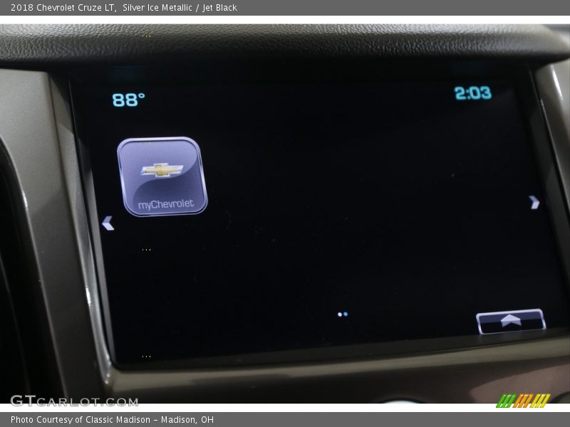 Silver Ice Metallic / Jet Black 2018 Chevrolet Cruze LT