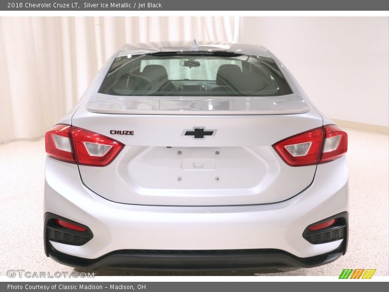 Silver Ice Metallic / Jet Black 2018 Chevrolet Cruze LT
