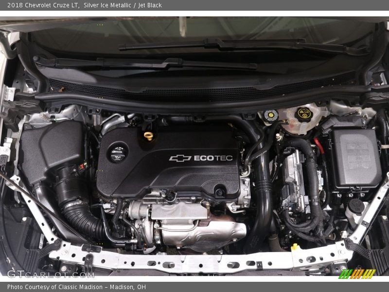 Silver Ice Metallic / Jet Black 2018 Chevrolet Cruze LT