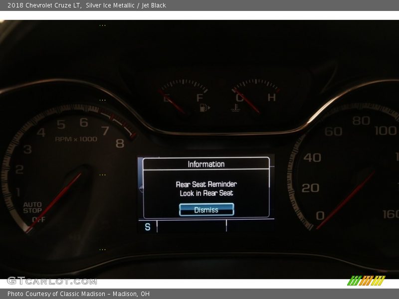 Silver Ice Metallic / Jet Black 2018 Chevrolet Cruze LT