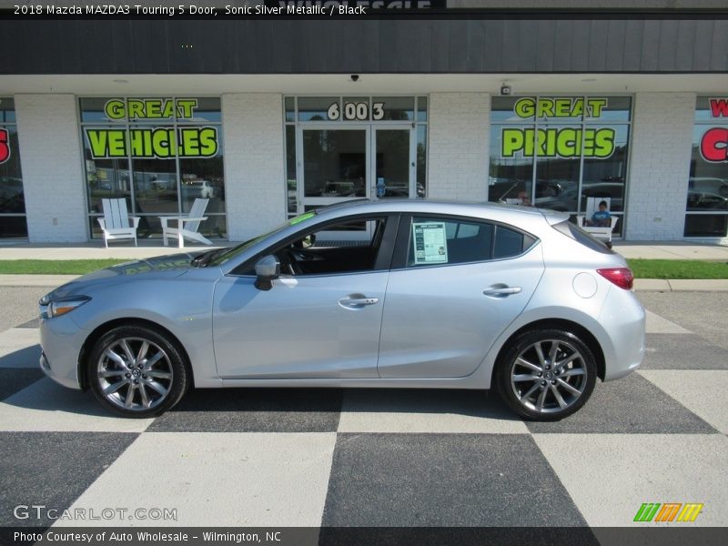 Sonic Silver Metallic / Black 2018 Mazda MAZDA3 Touring 5 Door