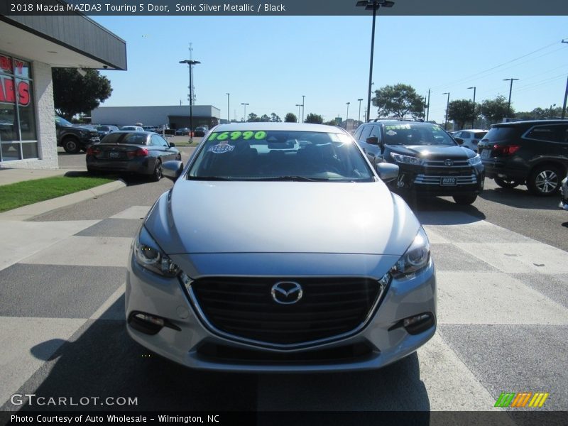 Sonic Silver Metallic / Black 2018 Mazda MAZDA3 Touring 5 Door