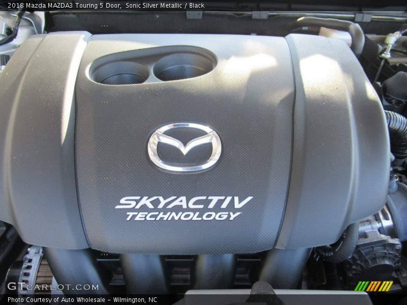 Sonic Silver Metallic / Black 2018 Mazda MAZDA3 Touring 5 Door