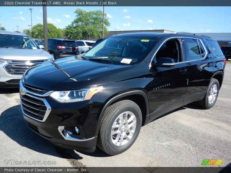 Mosaic Black Metallic / Jet Black 2020 Chevrolet Traverse LT AWD