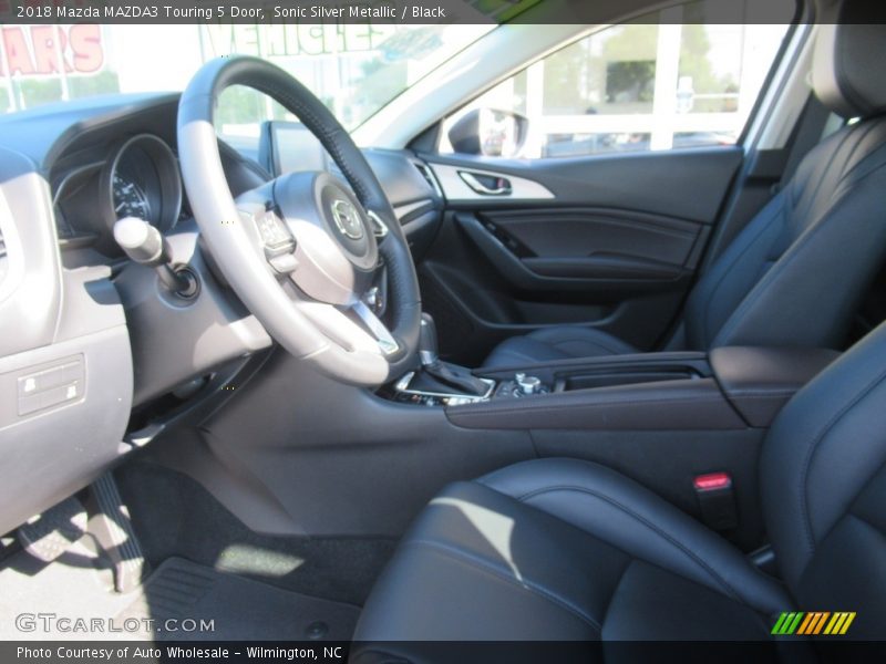 Sonic Silver Metallic / Black 2018 Mazda MAZDA3 Touring 5 Door