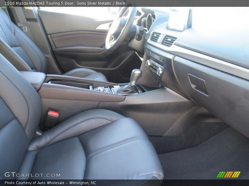 Sonic Silver Metallic / Black 2018 Mazda MAZDA3 Touring 5 Door