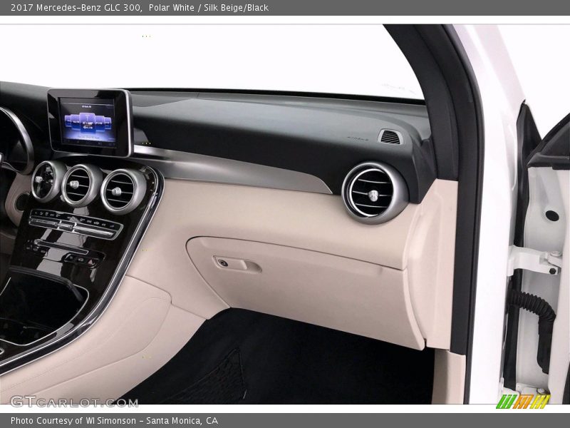 Polar White / Silk Beige/Black 2017 Mercedes-Benz GLC 300