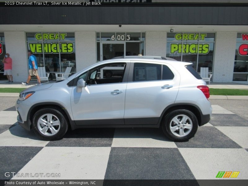 Silver Ice Metallic / Jet Black 2019 Chevrolet Trax LT