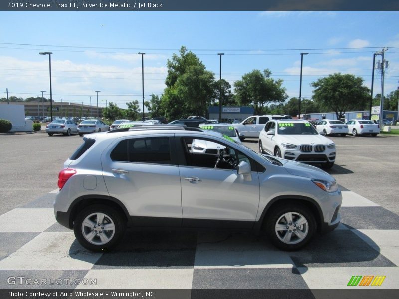 Silver Ice Metallic / Jet Black 2019 Chevrolet Trax LT