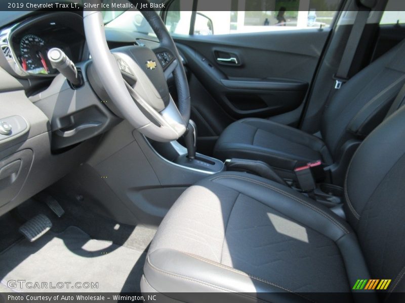 Silver Ice Metallic / Jet Black 2019 Chevrolet Trax LT