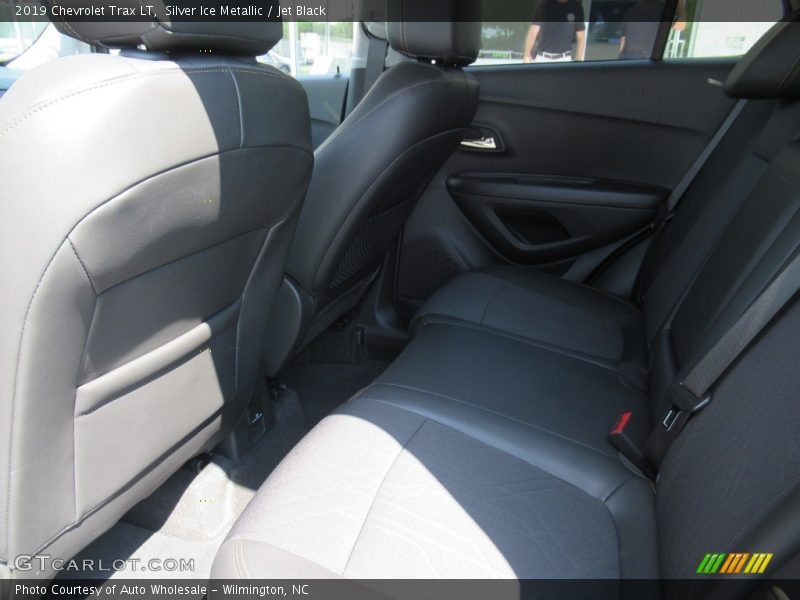 Silver Ice Metallic / Jet Black 2019 Chevrolet Trax LT