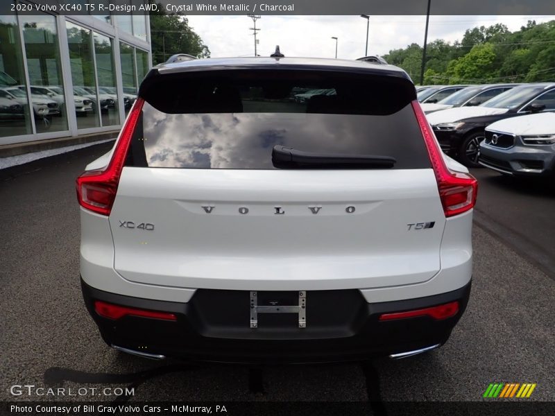 Crystal White Metallic / Charcoal 2020 Volvo XC40 T5 R-Design AWD