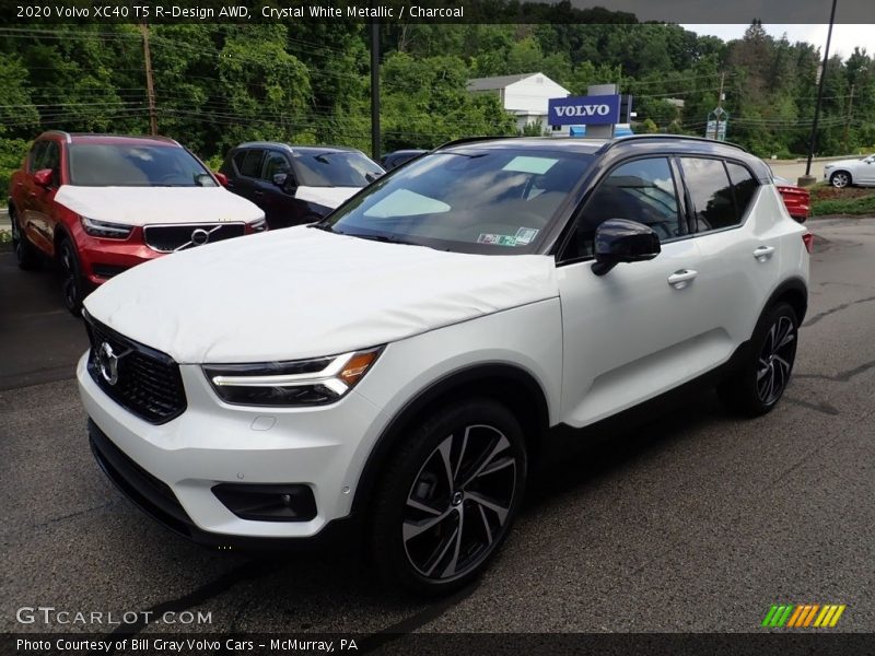 Front 3/4 View of 2020 XC40 T5 R-Design AWD