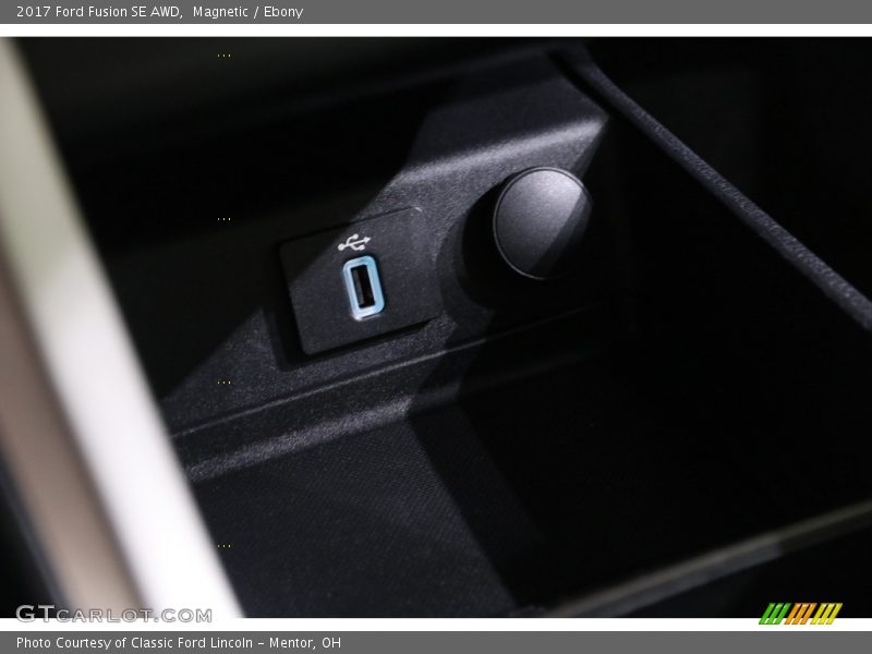 Magnetic / Ebony 2017 Ford Fusion SE AWD