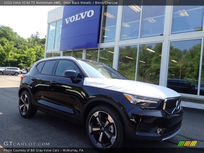 Onyx Black Metallic / Blond/Charcoal 2020 Volvo XC40 T5 Momentum AWD