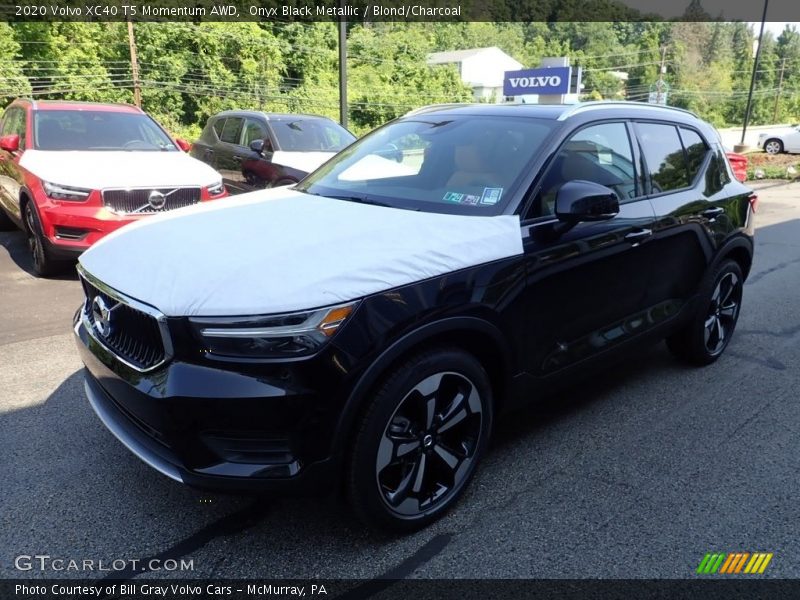 Onyx Black Metallic / Blond/Charcoal 2020 Volvo XC40 T5 Momentum AWD