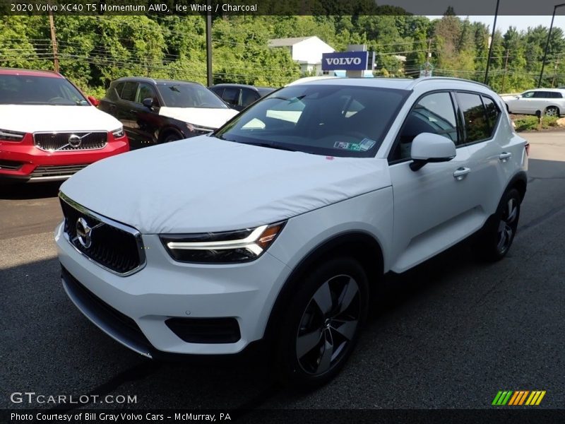 Ice White / Charcoal 2020 Volvo XC40 T5 Momentum AWD