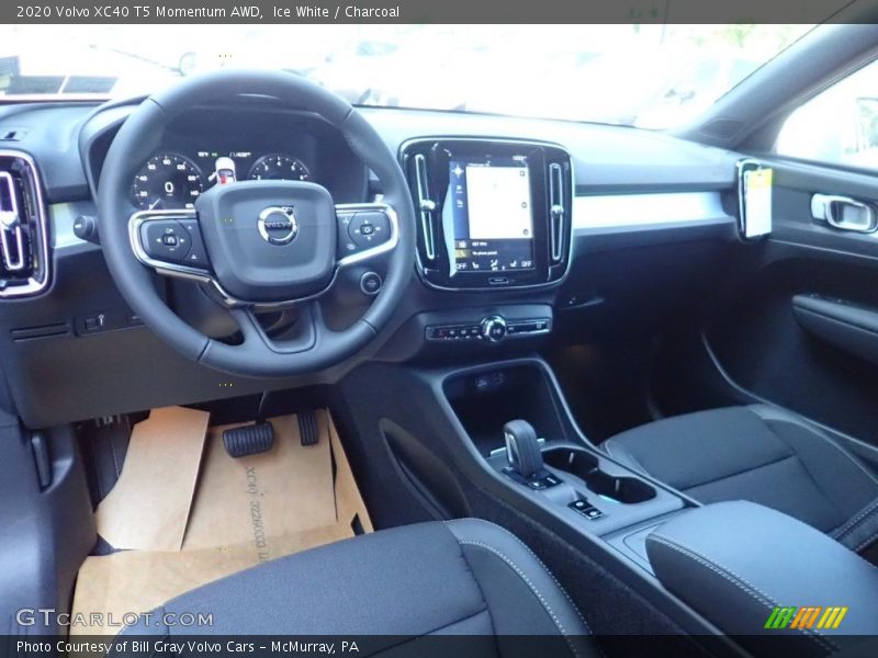Ice White / Charcoal 2020 Volvo XC40 T5 Momentum AWD