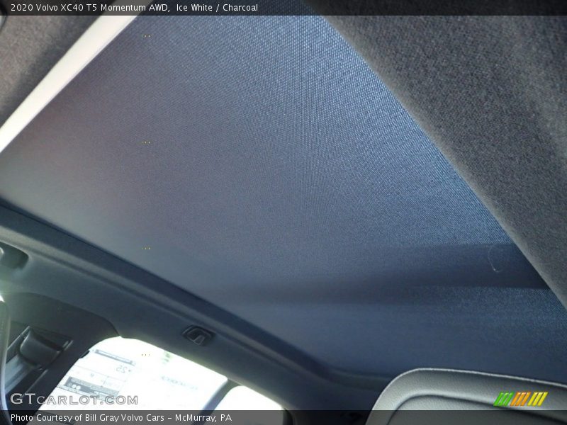 Ice White / Charcoal 2020 Volvo XC40 T5 Momentum AWD