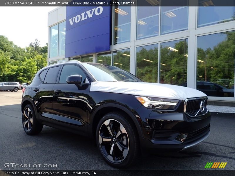Onyx Black Metallic / Blond/Charcoal 2020 Volvo XC40 T5 Momentum AWD