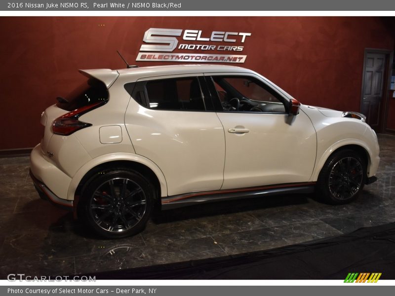 Pearl White / NISMO Black/Red 2016 Nissan Juke NISMO RS