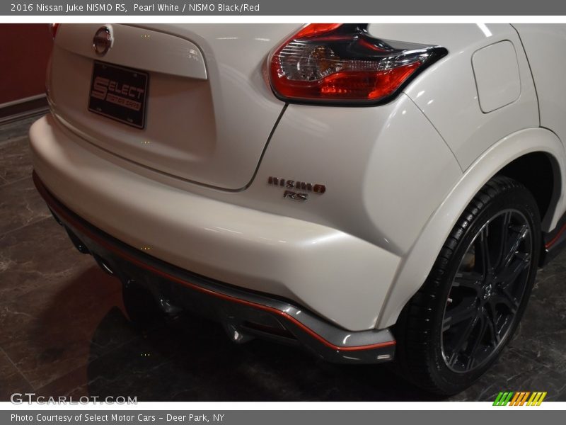 Pearl White / NISMO Black/Red 2016 Nissan Juke NISMO RS