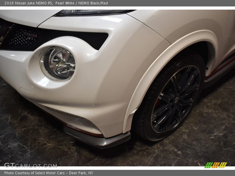 Pearl White / NISMO Black/Red 2016 Nissan Juke NISMO RS