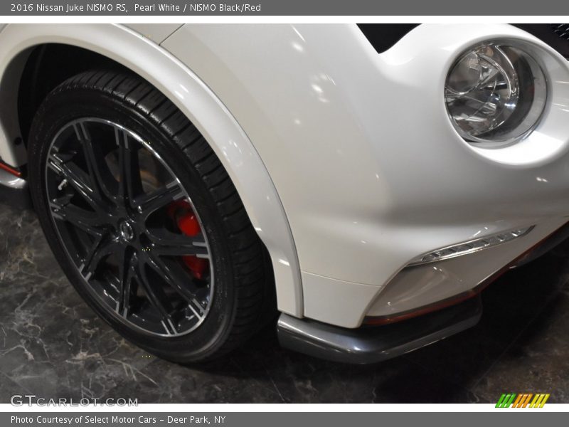 Pearl White / NISMO Black/Red 2016 Nissan Juke NISMO RS