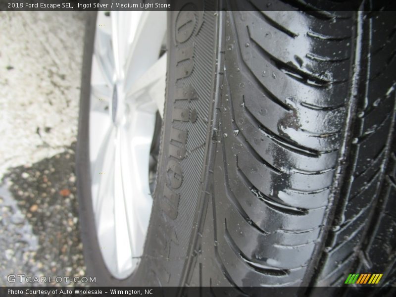 Ingot Silver / Medium Light Stone 2018 Ford Escape SEL