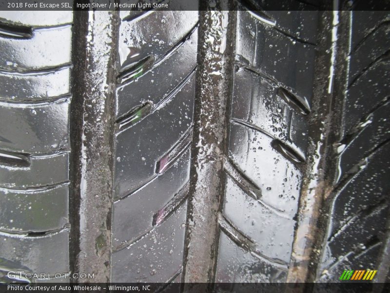 Ingot Silver / Medium Light Stone 2018 Ford Escape SEL
