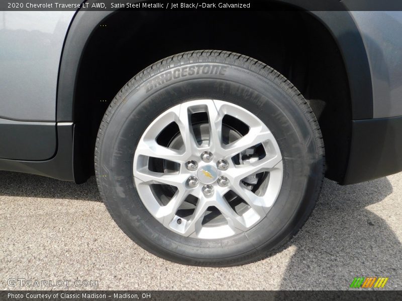 Satin Steel Metallic / Jet Black/­Dark Galvanized 2020 Chevrolet Traverse LT AWD