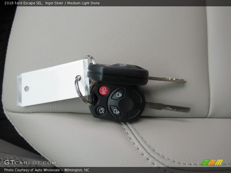 Ingot Silver / Medium Light Stone 2018 Ford Escape SEL