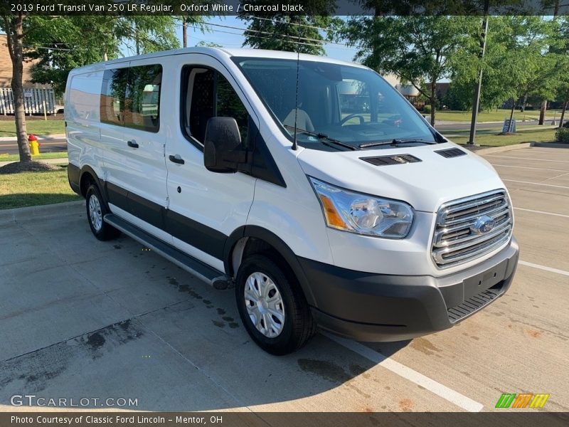 Front 3/4 View of 2019 Transit Van 250 LR Regular