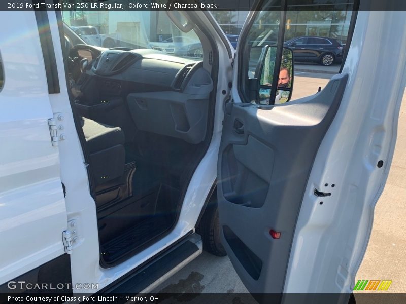 Oxford White / Charcoal black 2019 Ford Transit Van 250 LR Regular