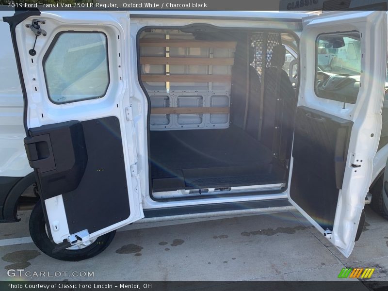 Oxford White / Charcoal black 2019 Ford Transit Van 250 LR Regular