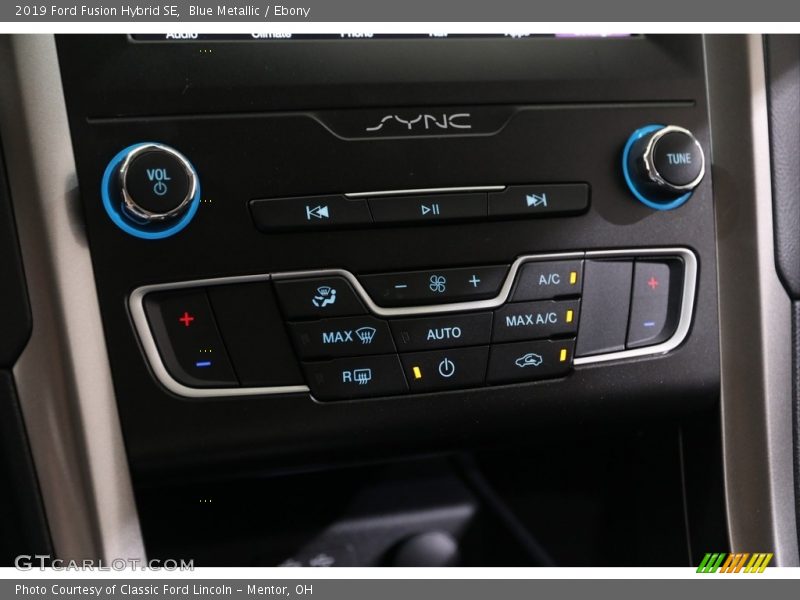 Blue Metallic / Ebony 2019 Ford Fusion Hybrid SE