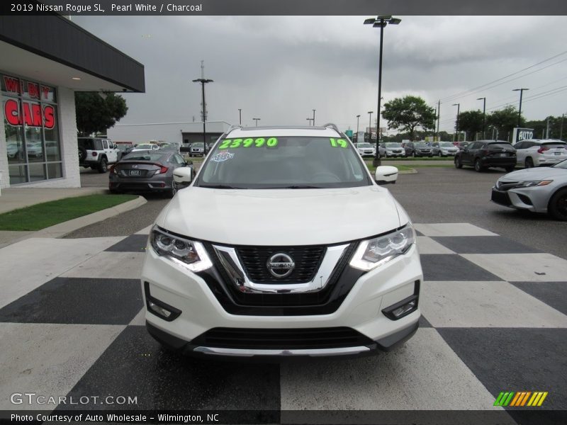 Pearl White / Charcoal 2019 Nissan Rogue SL