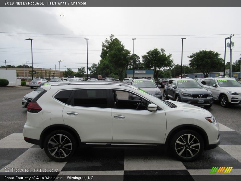 Pearl White / Charcoal 2019 Nissan Rogue SL