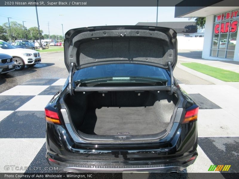  2020 Altima SR Trunk