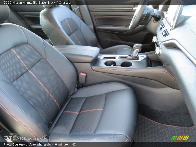 Front Seat of 2020 Altima SR