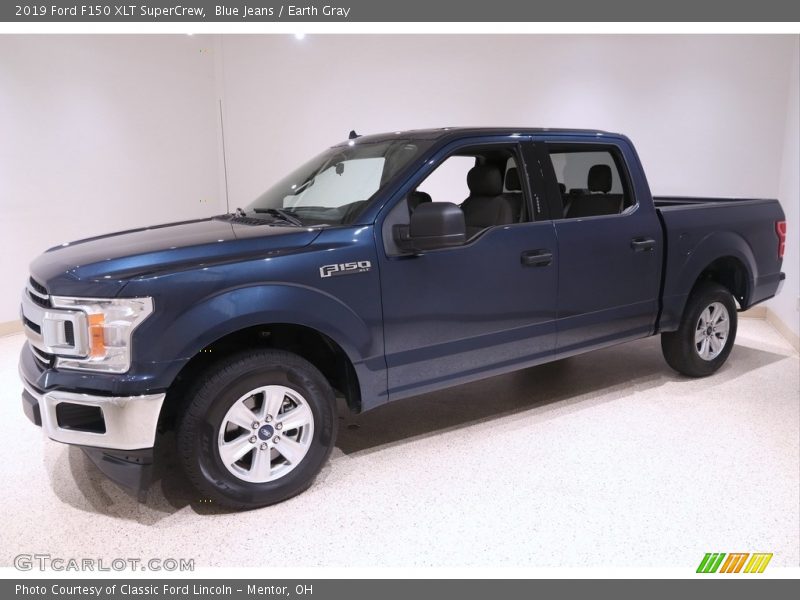 Front 3/4 View of 2019 F150 XLT SuperCrew