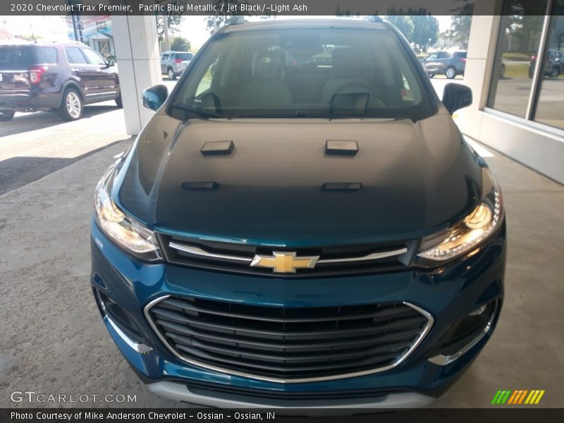 Pacific Blue Metallic / Jet Black/­Light Ash 2020 Chevrolet Trax Premier