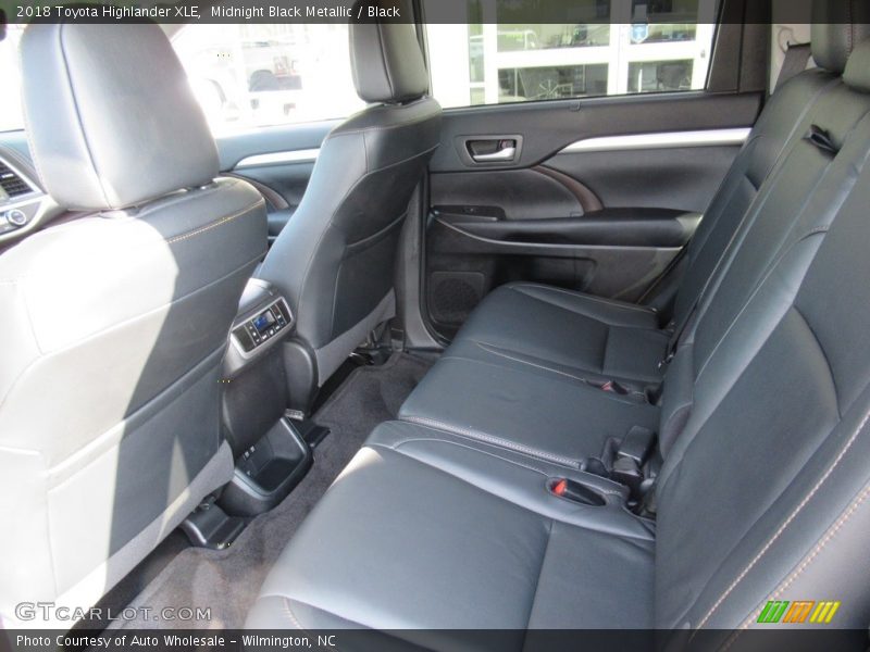 Midnight Black Metallic / Black 2018 Toyota Highlander XLE