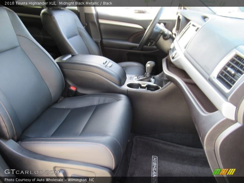 Midnight Black Metallic / Black 2018 Toyota Highlander XLE