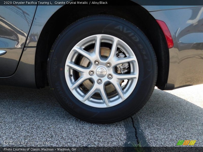 Granite Crystal Metallic / Alloy/Black 2020 Chrysler Pacifica Touring L