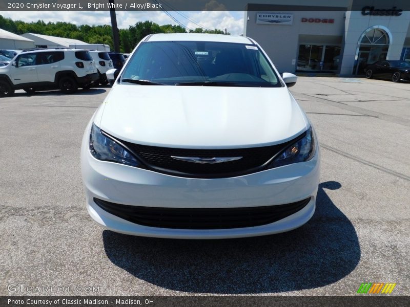 Bright White / Alloy/Black 2020 Chrysler Voyager L
