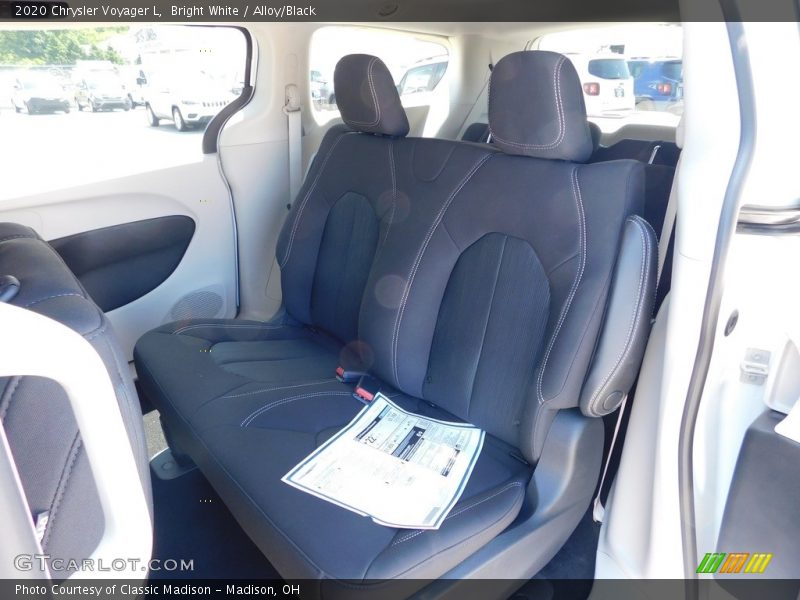Bright White / Alloy/Black 2020 Chrysler Voyager L
