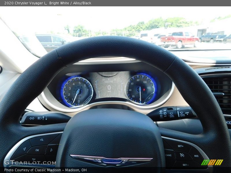 Bright White / Alloy/Black 2020 Chrysler Voyager L