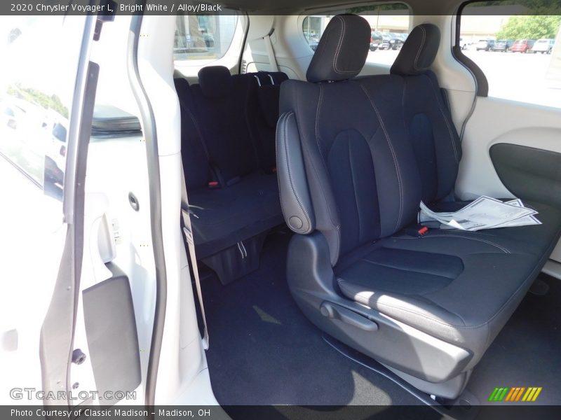 Bright White / Alloy/Black 2020 Chrysler Voyager L