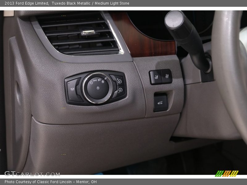 Tuxedo Black Metallic / Medium Light Stone 2013 Ford Edge Limited